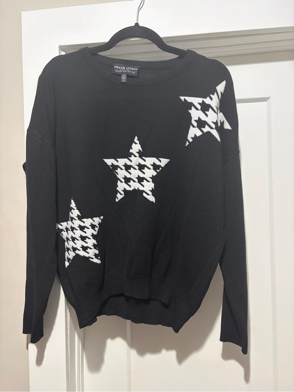 Frank Lyman Design Black Sweater with White Houndstooth Stars